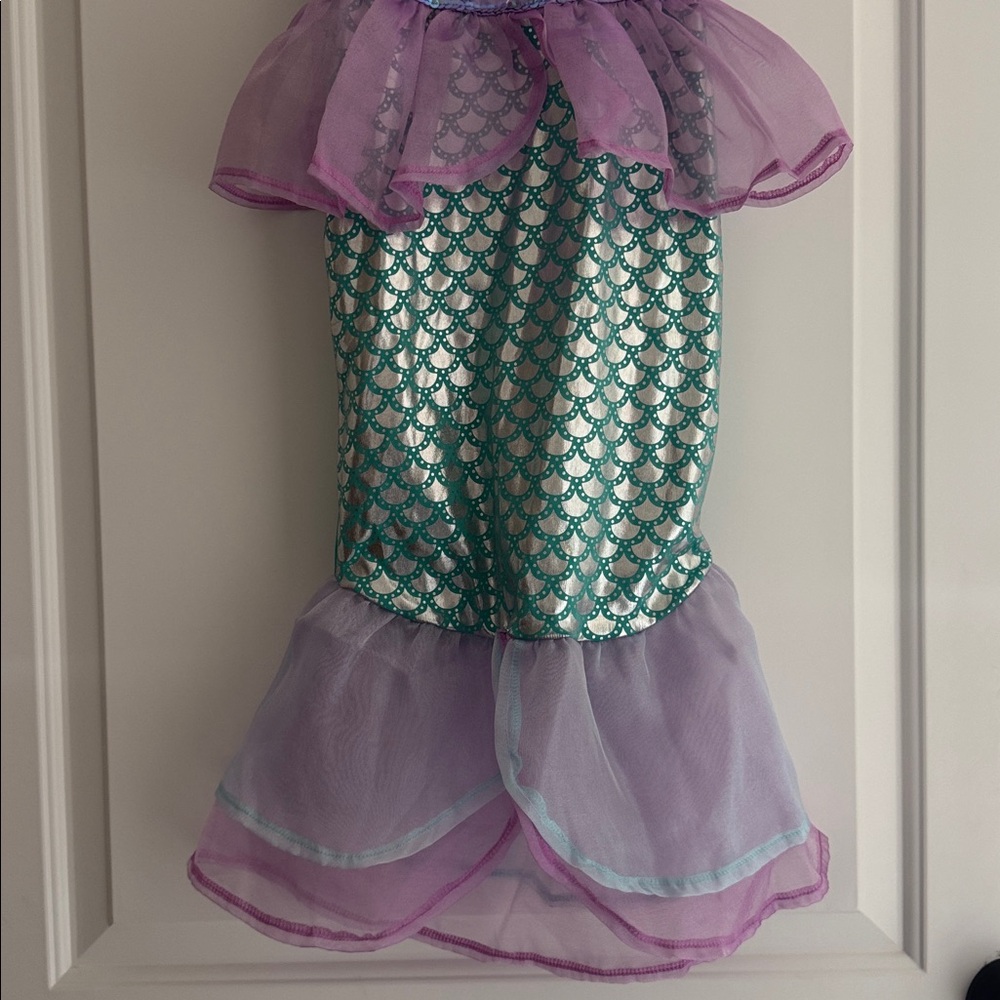 Little Mermaid costume/dress up, size 4-6 - Picture 3 of 4
